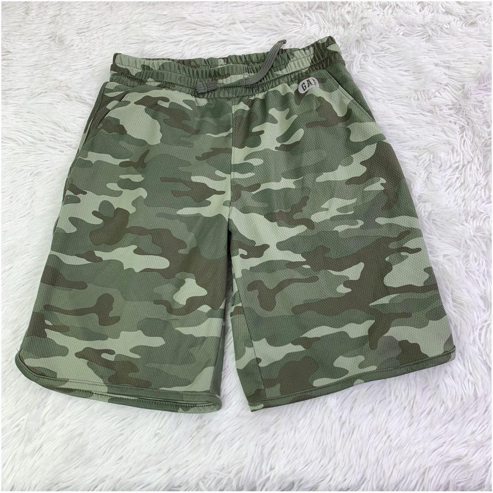 GAP boy’s Camouflage Active mesh Shorts in green